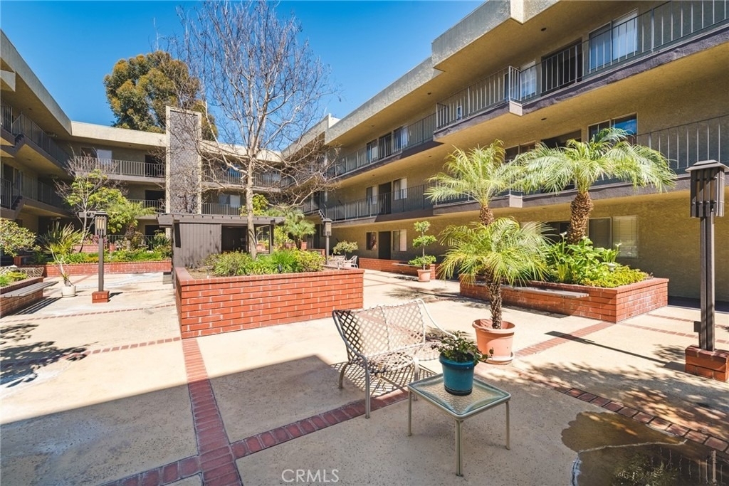 125 W Mountain Street - Photo 24