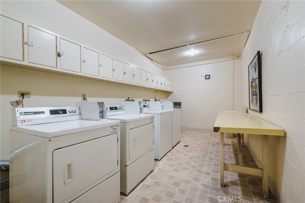 125 W Mountain Street - Photo 26