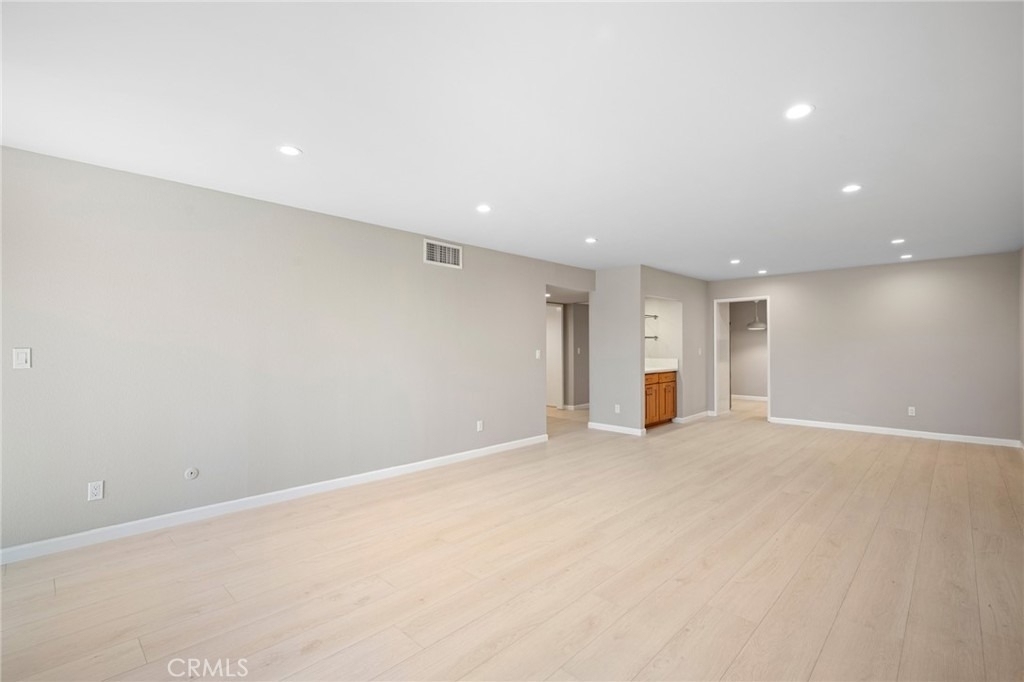 125 W Mountain Street - Photo 6