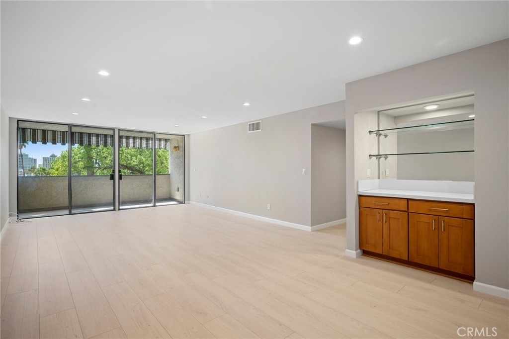 125 W Mountain Street - Photo 12