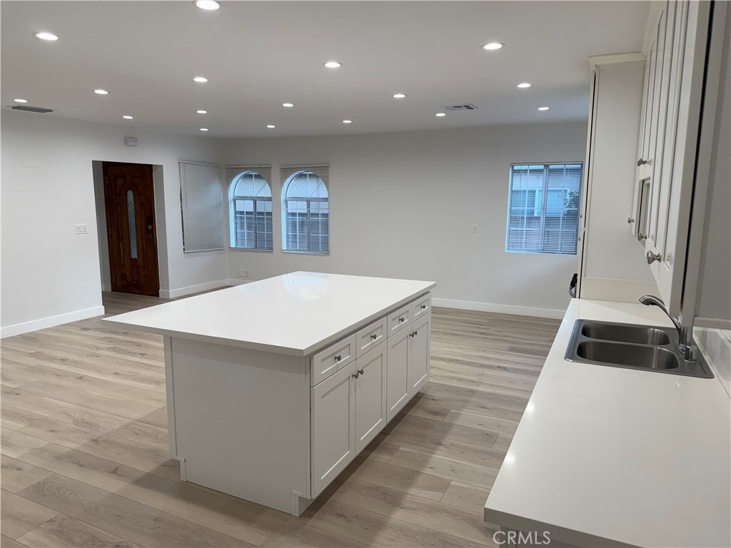 7307 Tyrone - Photo 4