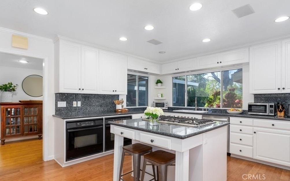2112 Dover Drive - Photo 4