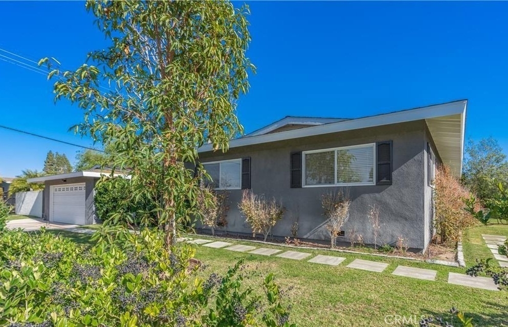 2112 Dover Drive - Photo 2