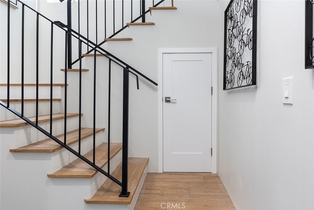 2822 Rowena Avenue - Photo 4