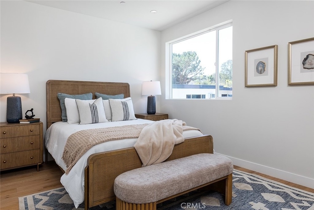 2822 Rowena Avenue - Photo 12