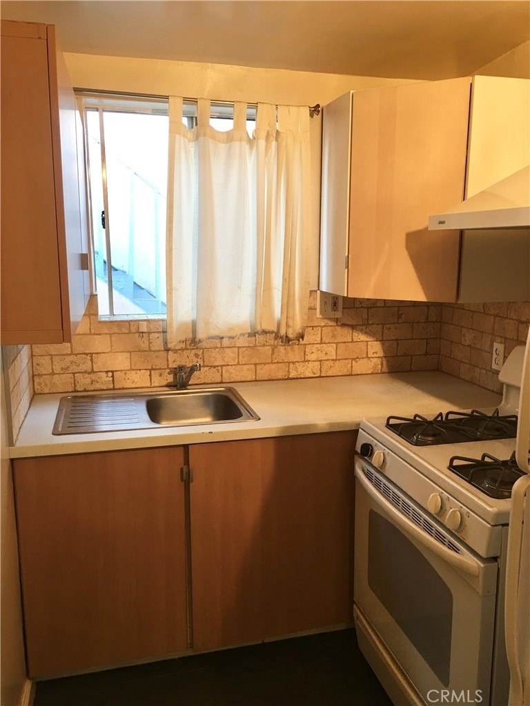 356 1/2 Gless Street - Photo 10