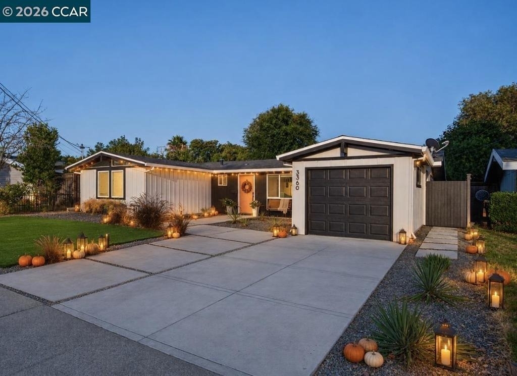 3360 Esperanza Dr - Photo 0