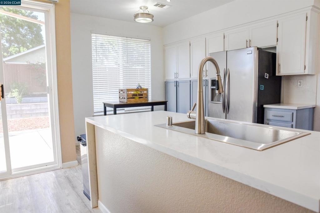 2090 Heartland Cir - Photo 3