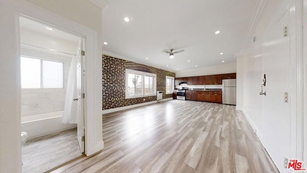 738 New Hampshire Avenue - Photo 5