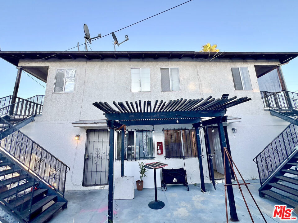 7014 S Western Avenue - Photo 0