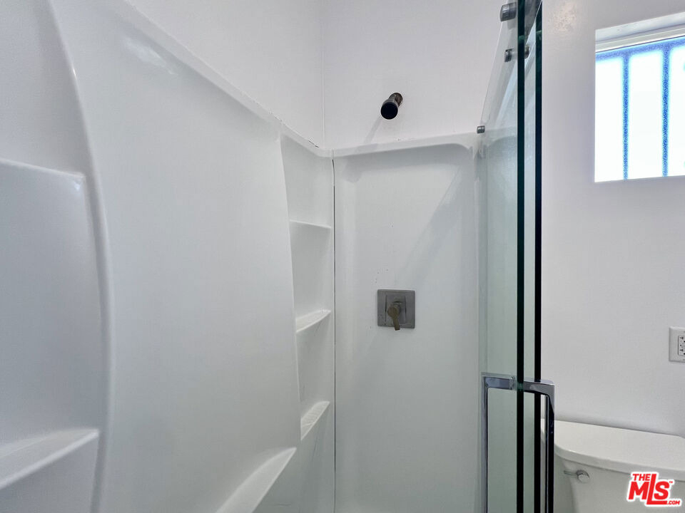 446 W 88th Street - Photo 9