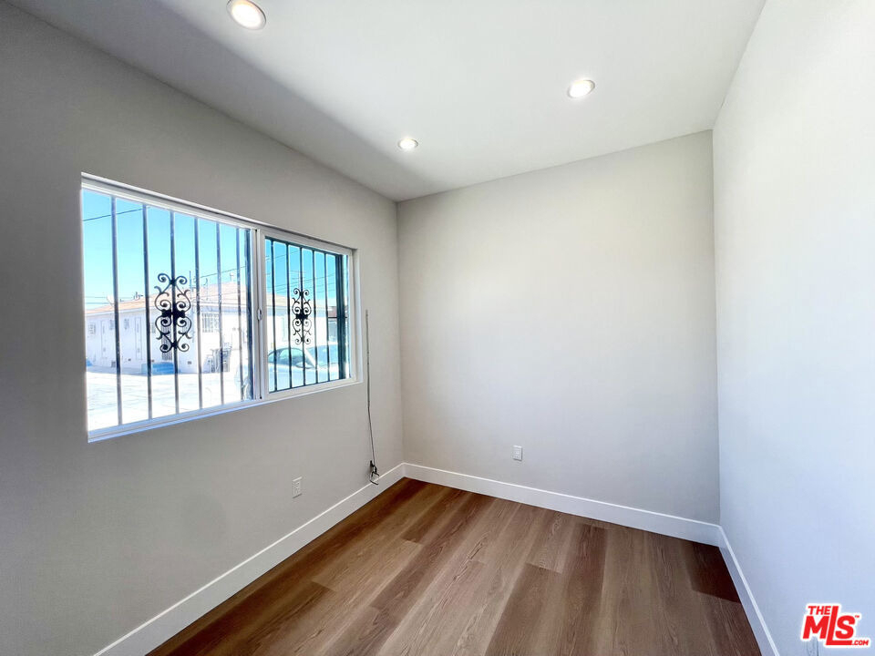 446 W 88th Street - Photo 12