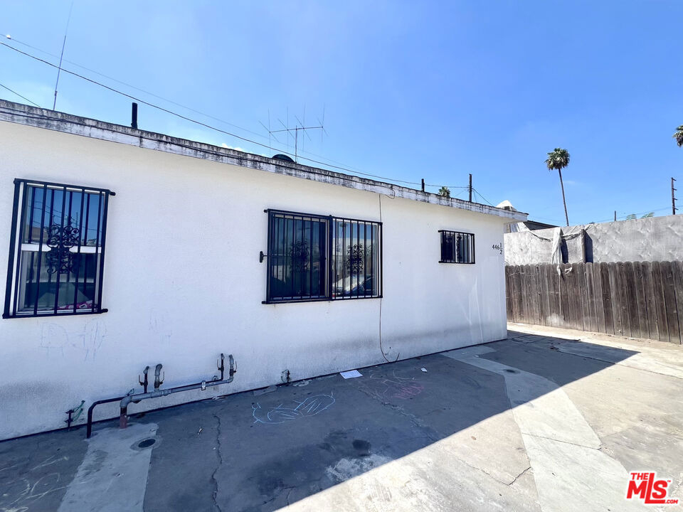 446 W 88th Street - Photo 16