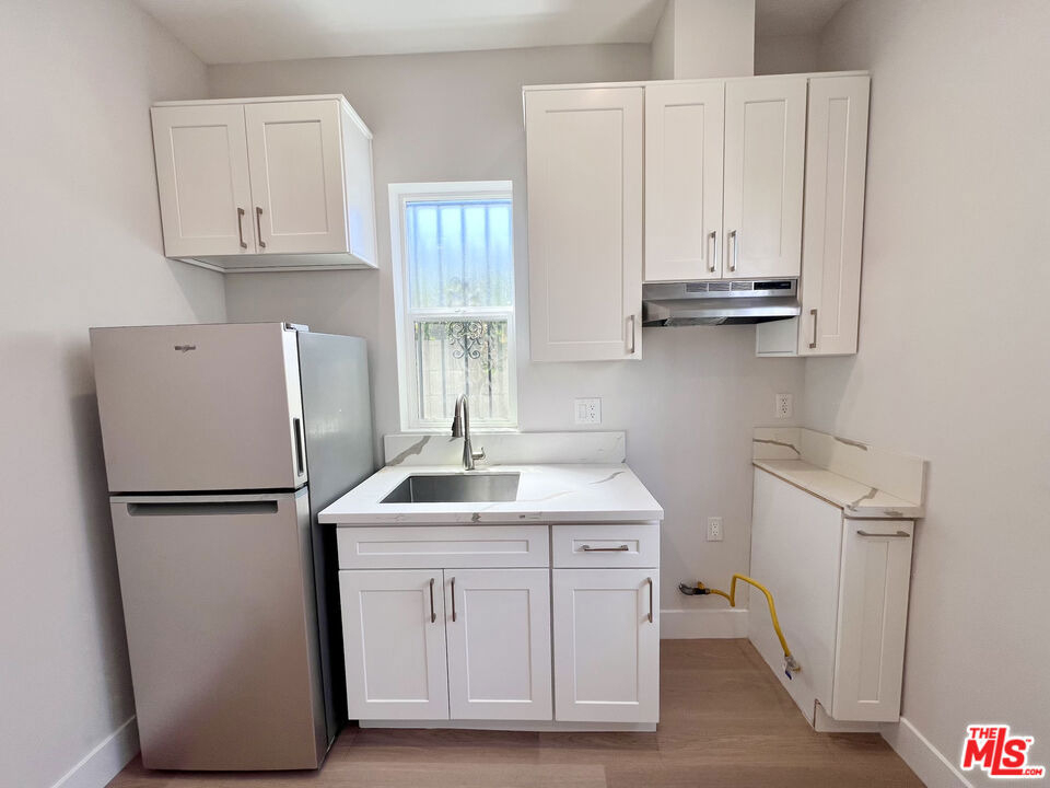 446 W 88th Street - Photo 5