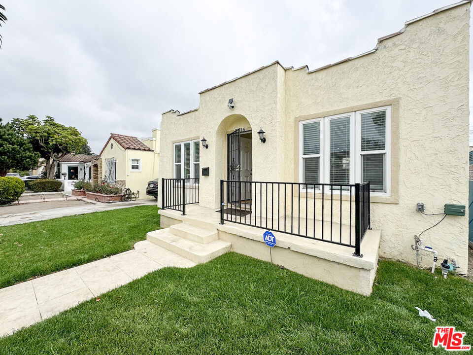 2516 Lucerne Avenue - Photo 1