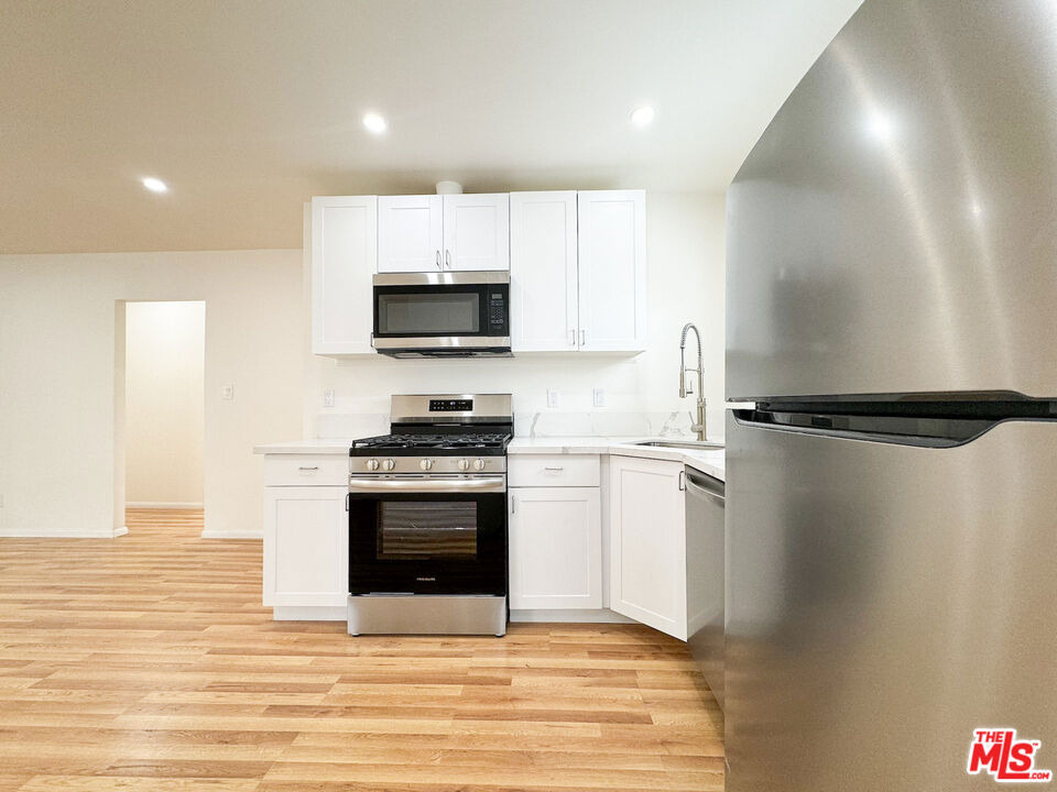 2516 Lucerne Avenue - Photo 8