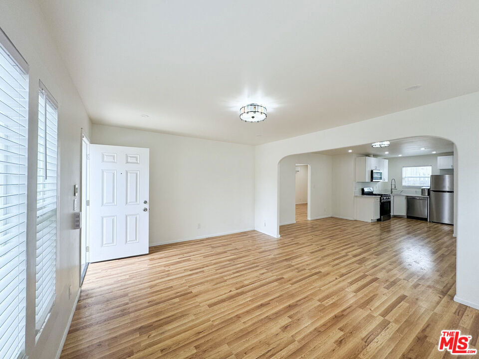 2516 Lucerne Avenue - Photo 3