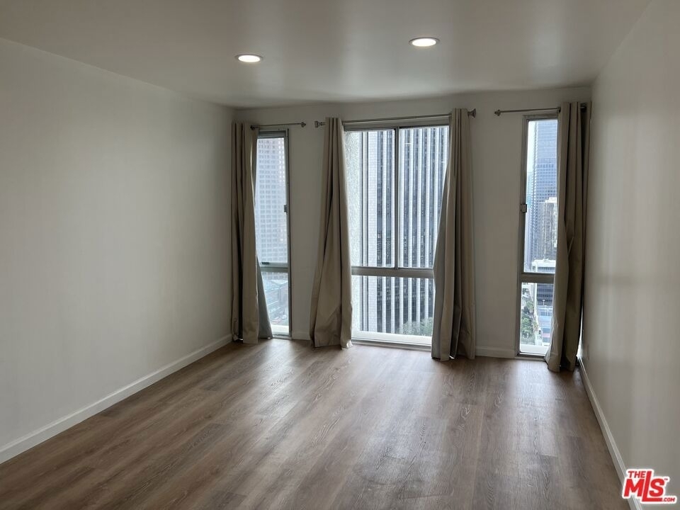 800 W 1st Street - Photo 20