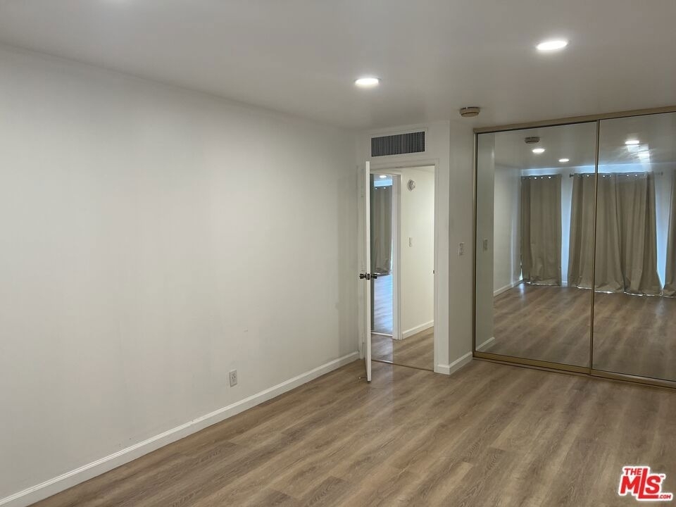 800 W 1st Street - Photo 26