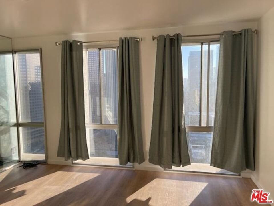 800 W 1st Street - Photo 12