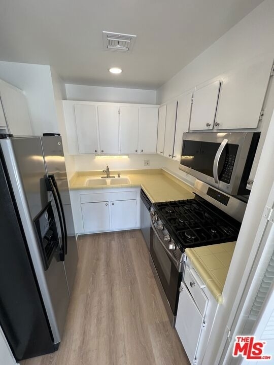 800 W 1st Street - Photo 17