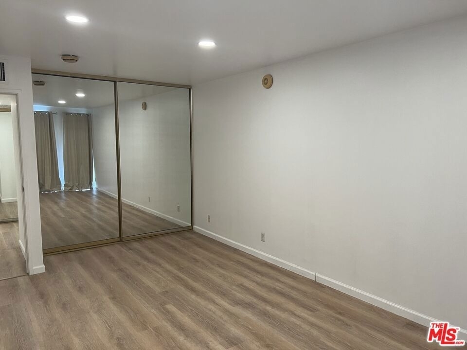 800 W 1st Street - Photo 28