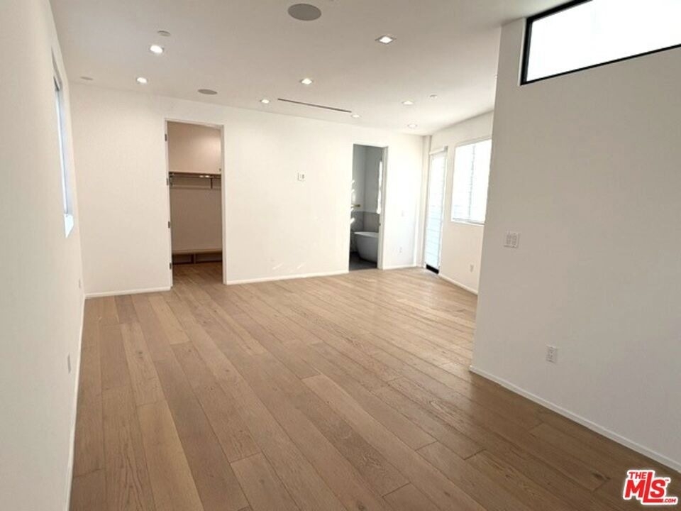 4338 Huntley Avenue - Photo 14