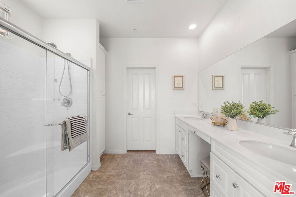 10712 Parrot Avenue - Photo 4