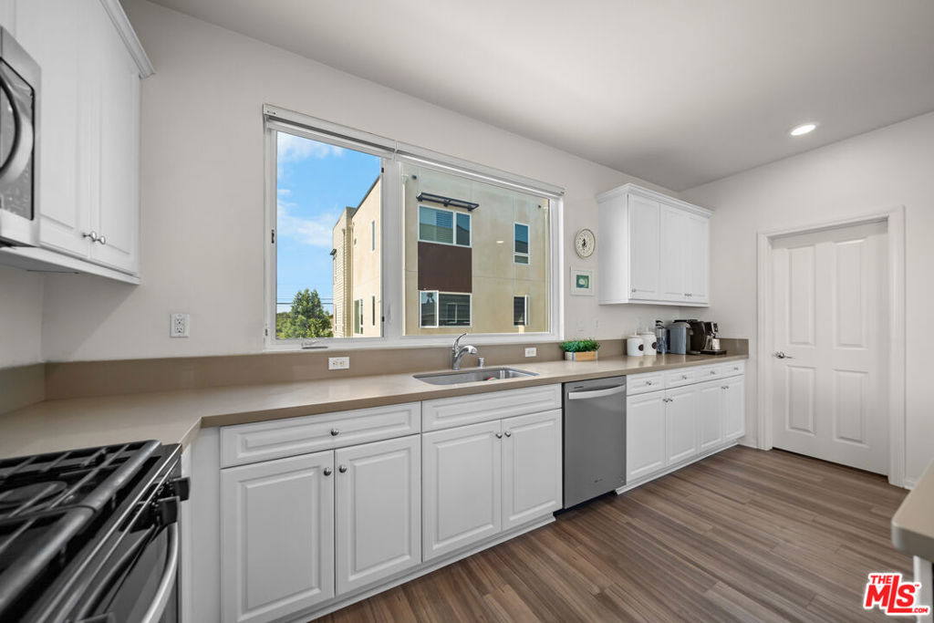 10712 Parrot Avenue - Photo 24