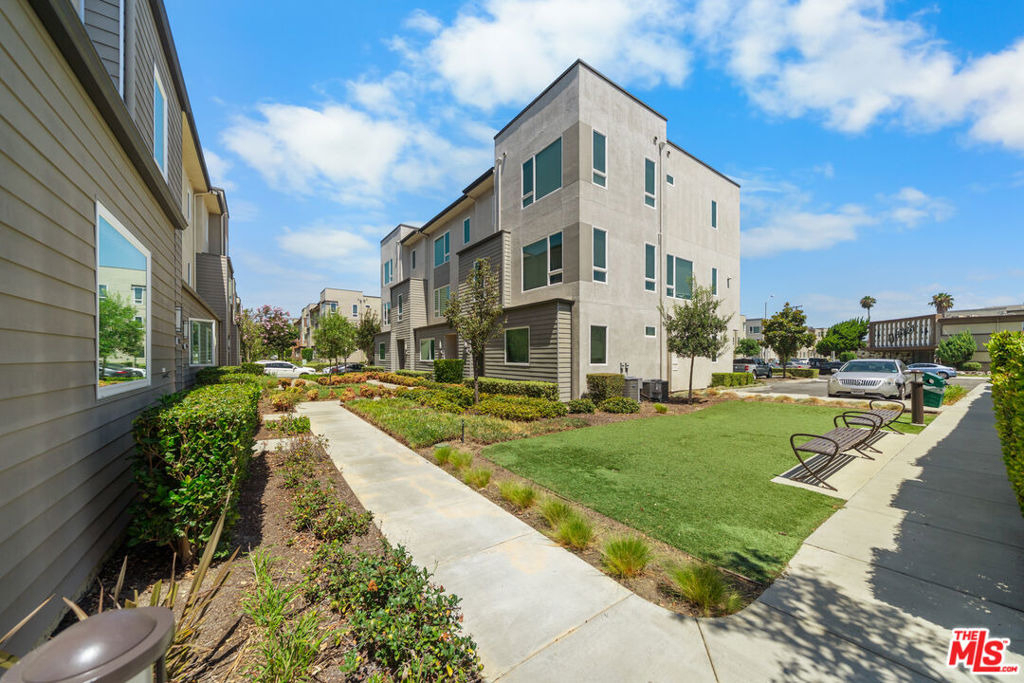 10712 Parrot Avenue - Photo 34