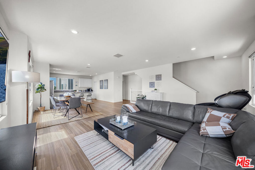10712 Parrot Avenue - Photo 14