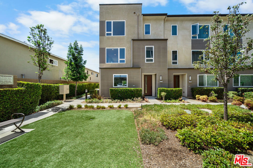 10712 Parrot Avenue - Photo 0