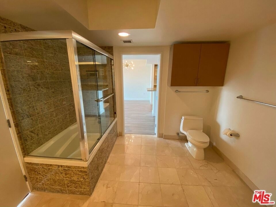 13700 Marina Pointe Drive - Photo 19