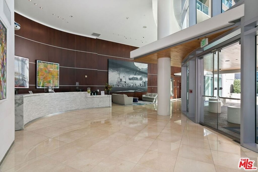 13700 Marina Pointe Drive - Photo 22