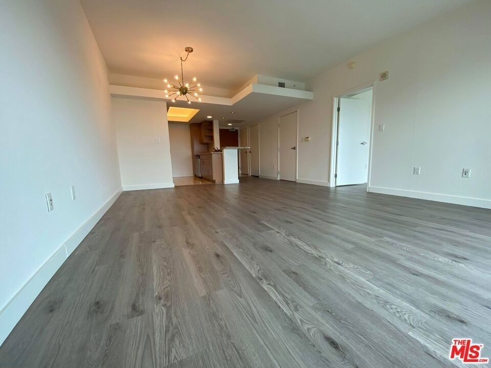 13700 Marina Pointe Drive - Photo 5