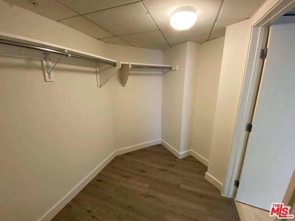 13700 Marina Pointe Drive - Photo 21