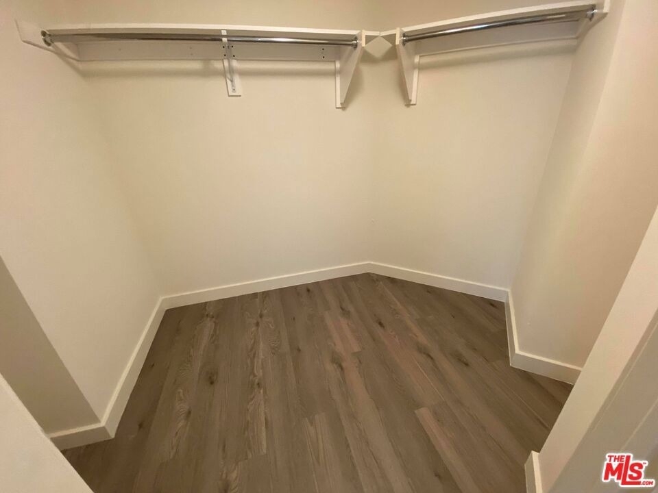 13700 Marina Pointe Drive - Photo 20