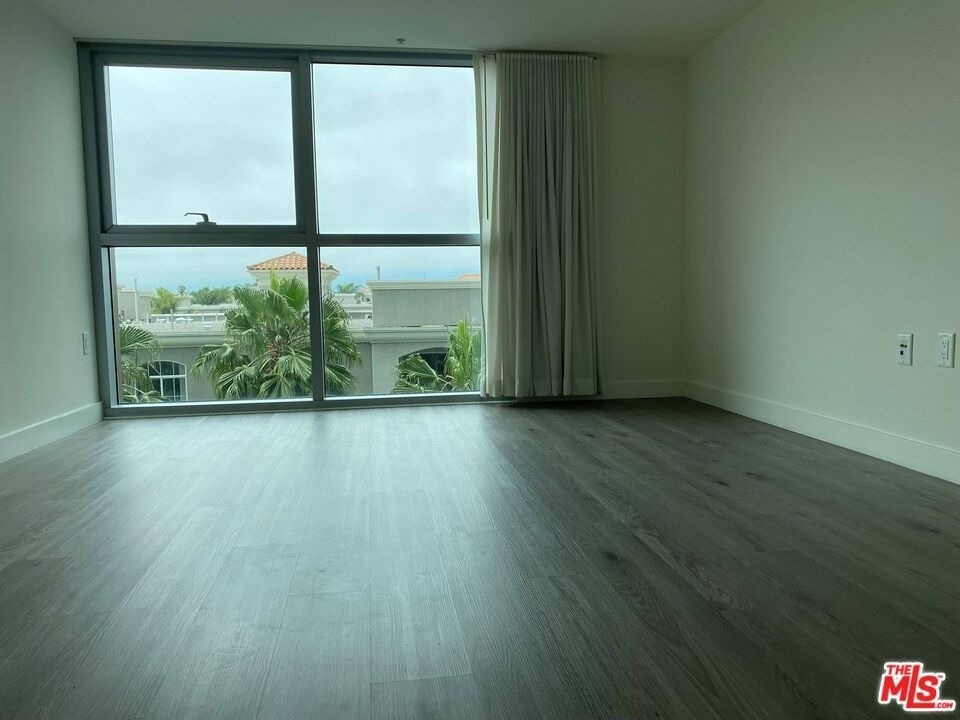 13700 Marina Pointe Drive - Photo 13