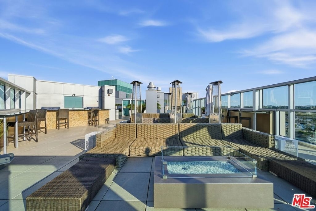 13700 Marina Pointe Drive - Photo 58