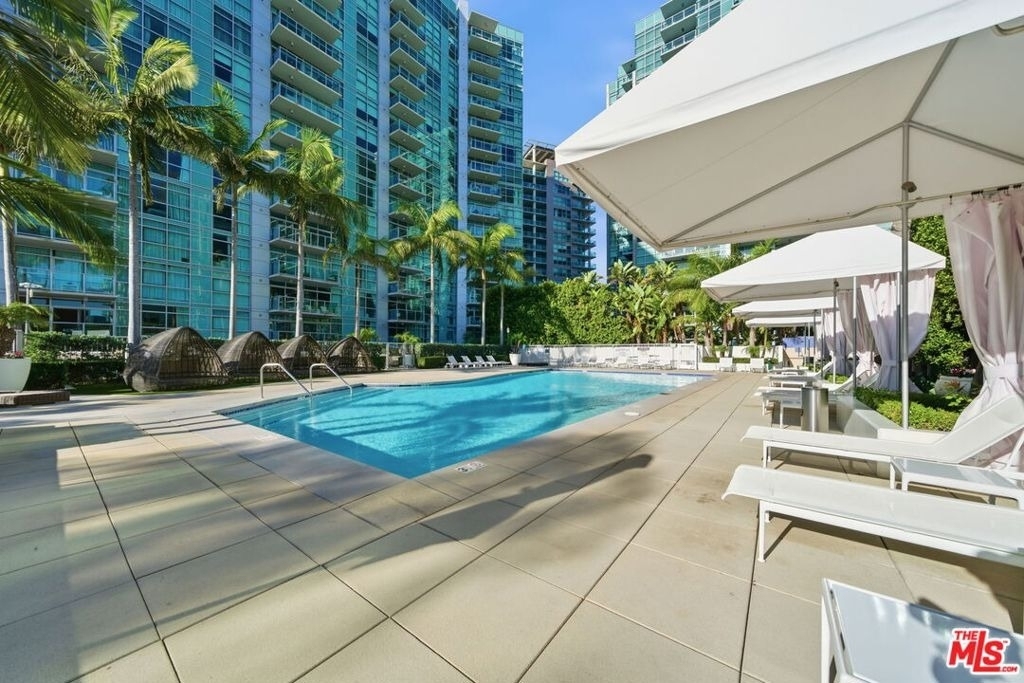 13700 Marina Pointe Drive - Photo 41