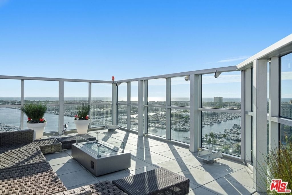 13700 Marina Pointe Drive - Photo 62