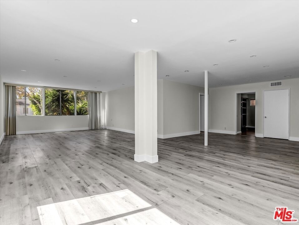 9221 Charleville Boulevard - Photo 1
