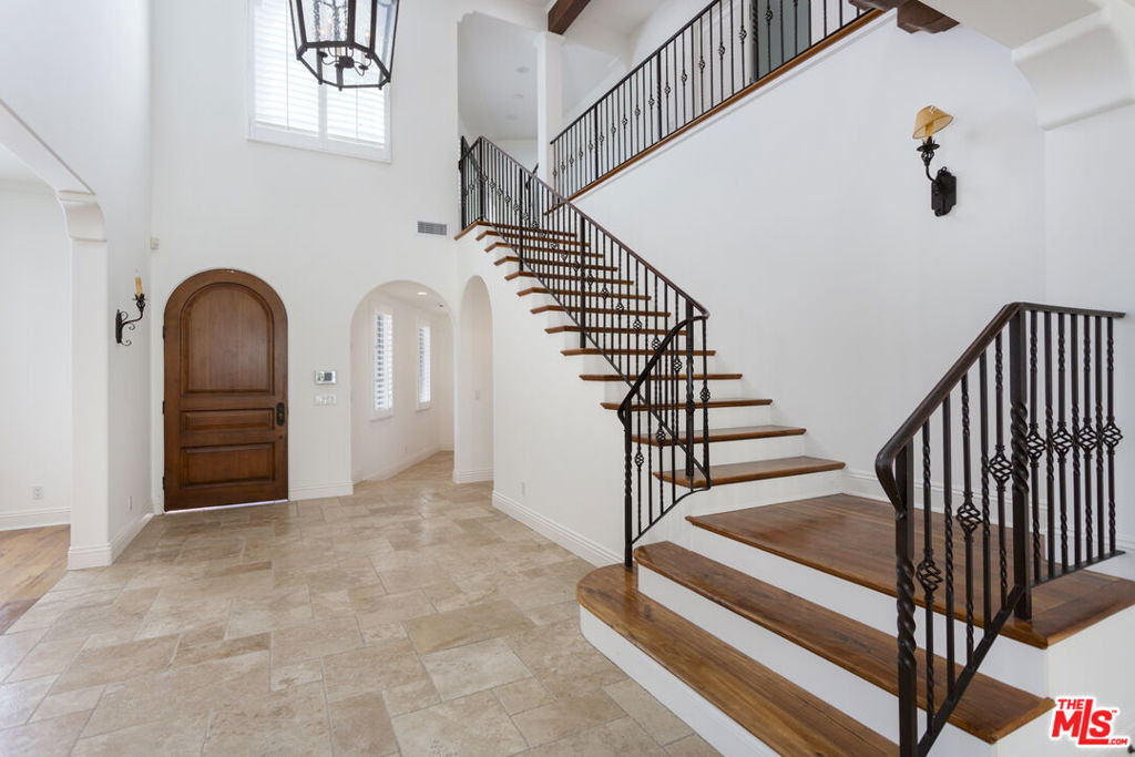 763 Patterson Place - Photo 3
