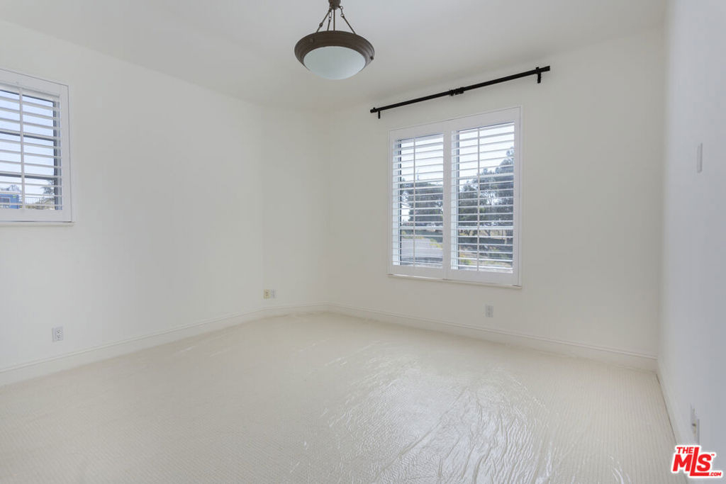 763 Patterson Place - Photo 16