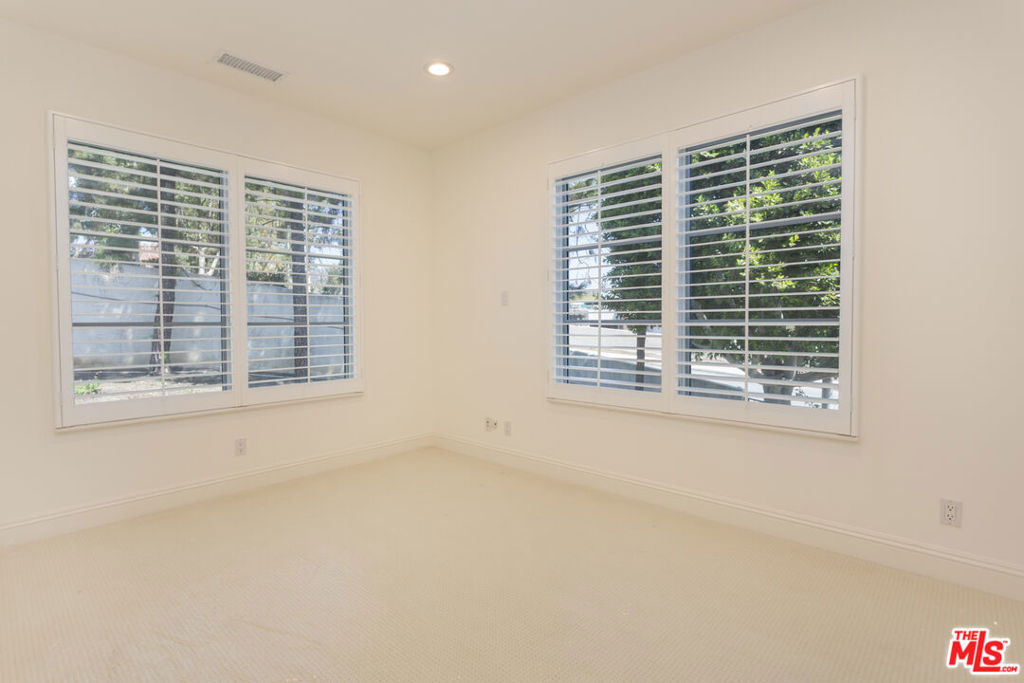 763 Patterson Place - Photo 15