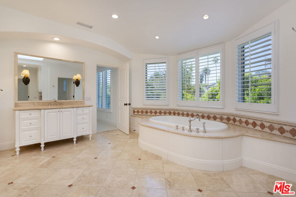 763 Patterson Place - Photo 11
