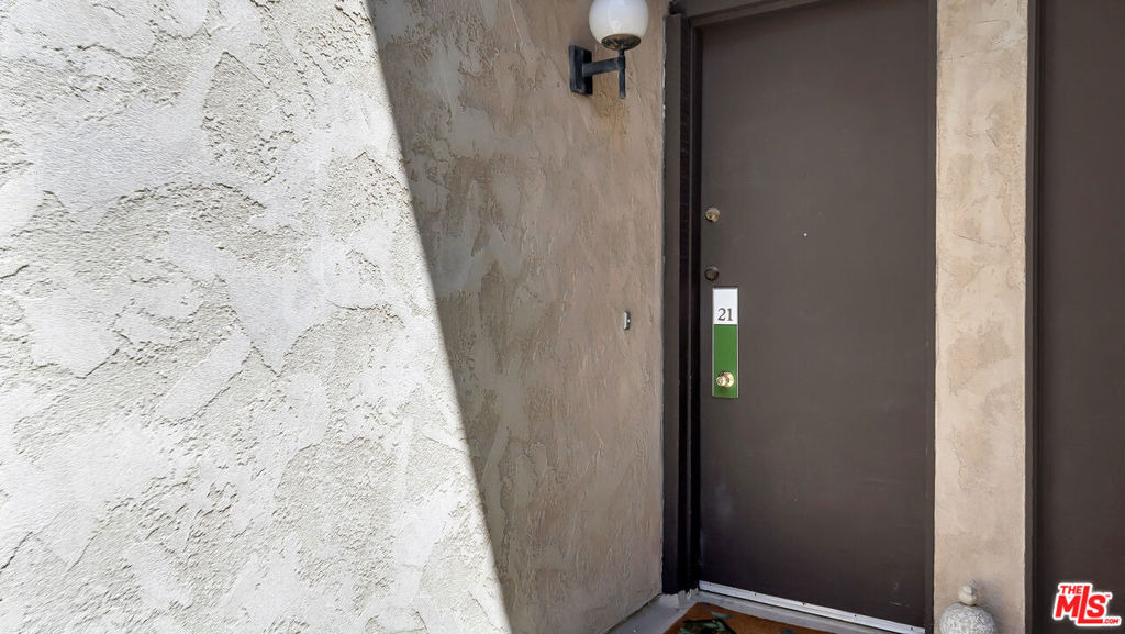 5901 Canterbury Drive - Photo 4
