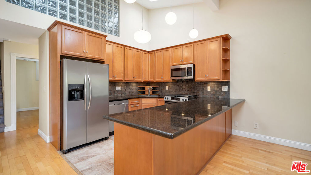 5901 Canterbury Drive - Photo 11