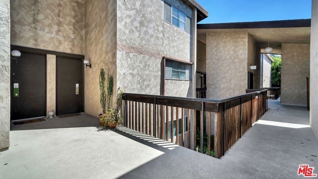 5901 Canterbury Drive - Photo 2