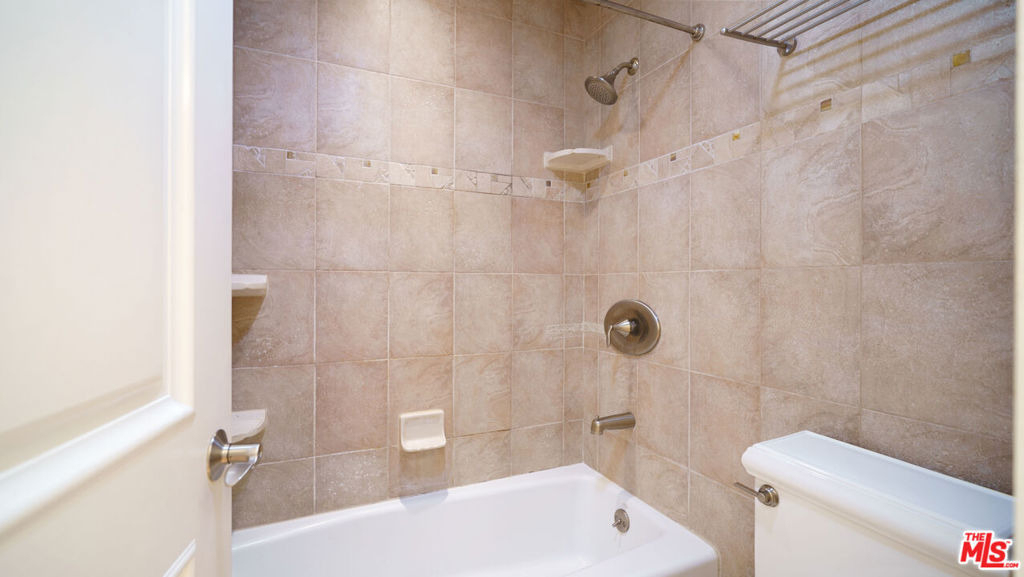5901 Canterbury Drive - Photo 16